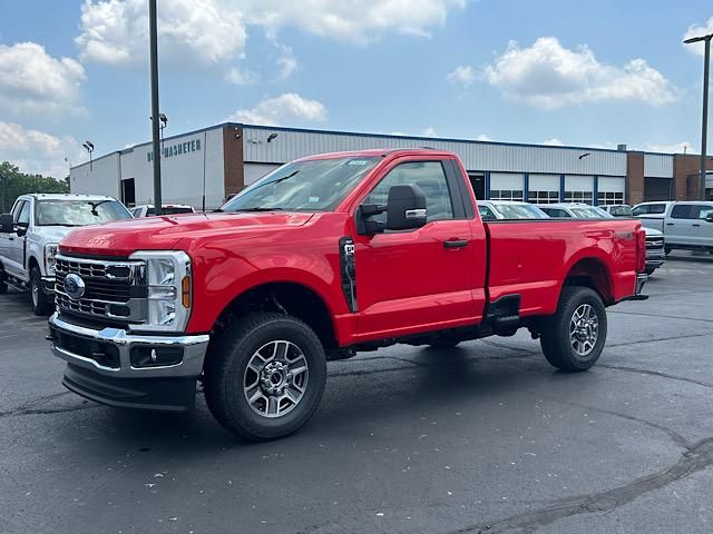 2025 Ford F-350 XLT photo 2