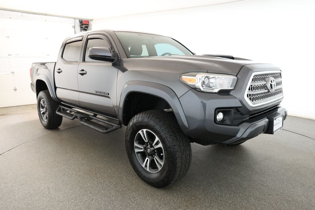 2017 Toyota Tacoma SR5 Sport TRD Pro photo 3