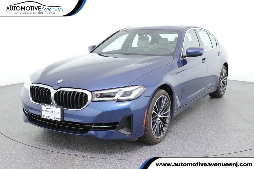 2021 BMW 5 Series 540i with a Premium Package and Dakota Leather ...