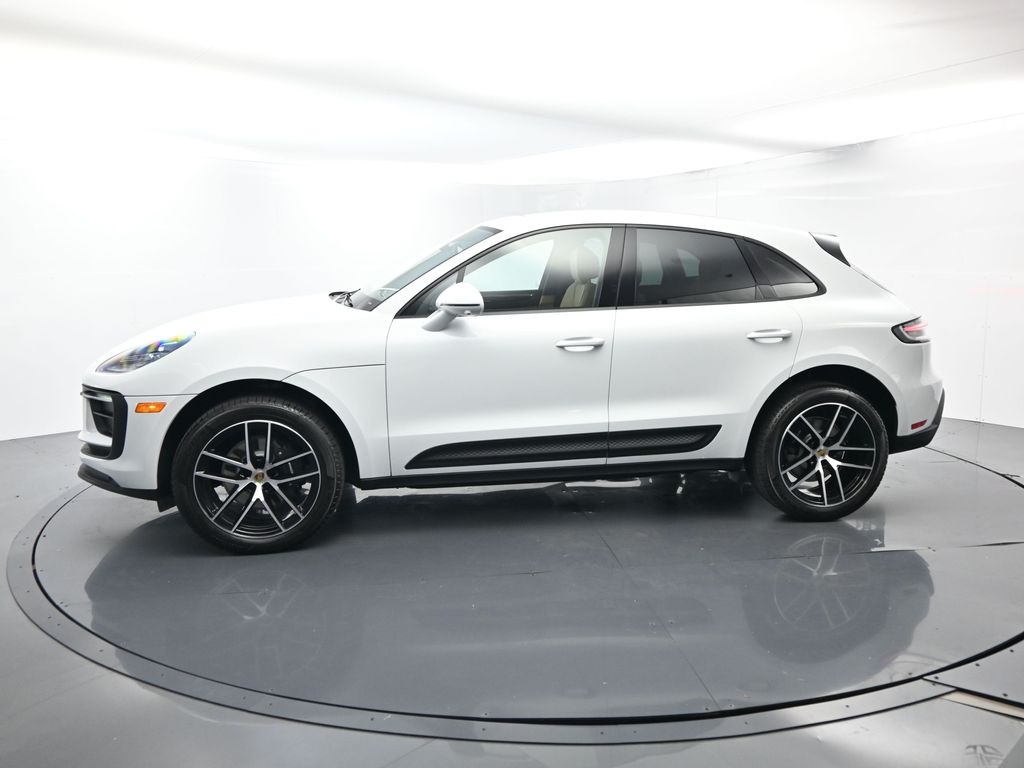 2026 Porsche Macan T photo 2