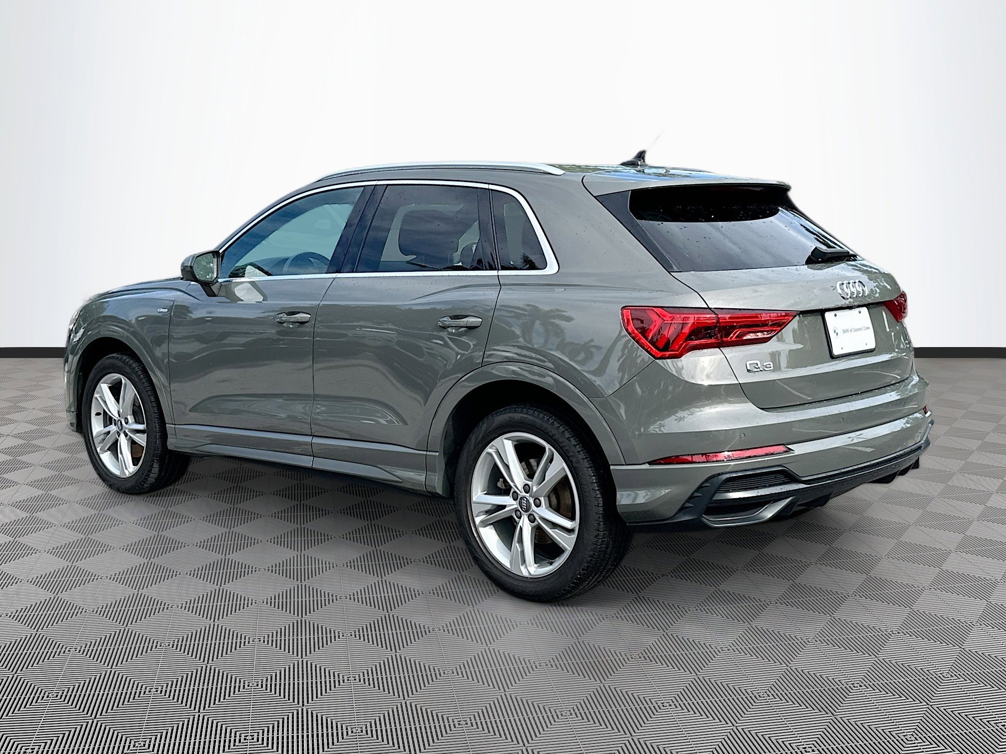 2020 Audi Q3 S line Premium photo 5