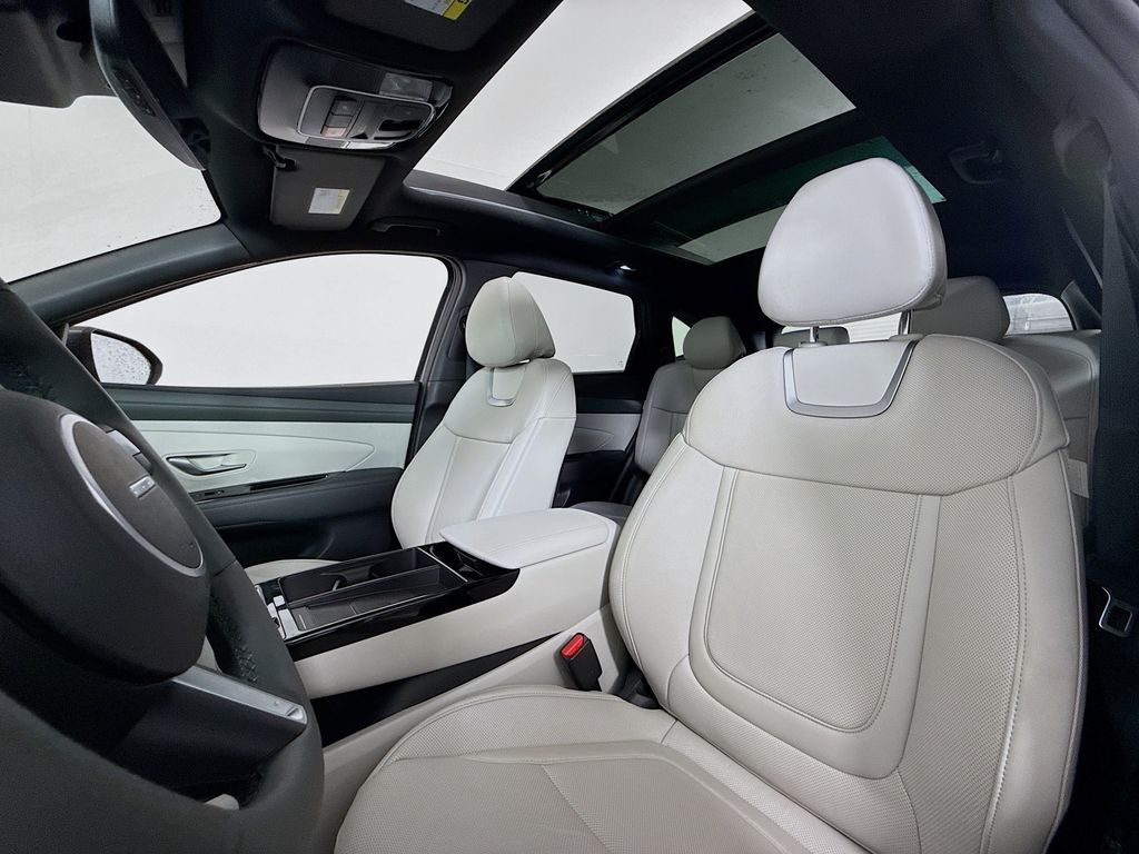 2025 Hyundai Tucson Limited photo 20