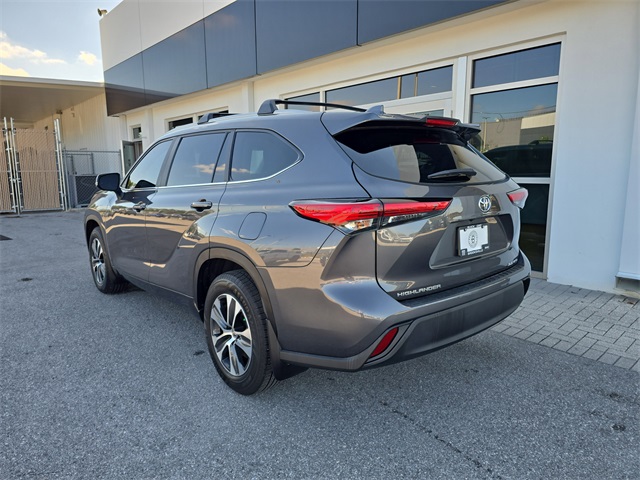 2023 Toyota Highlander XLE photo 4