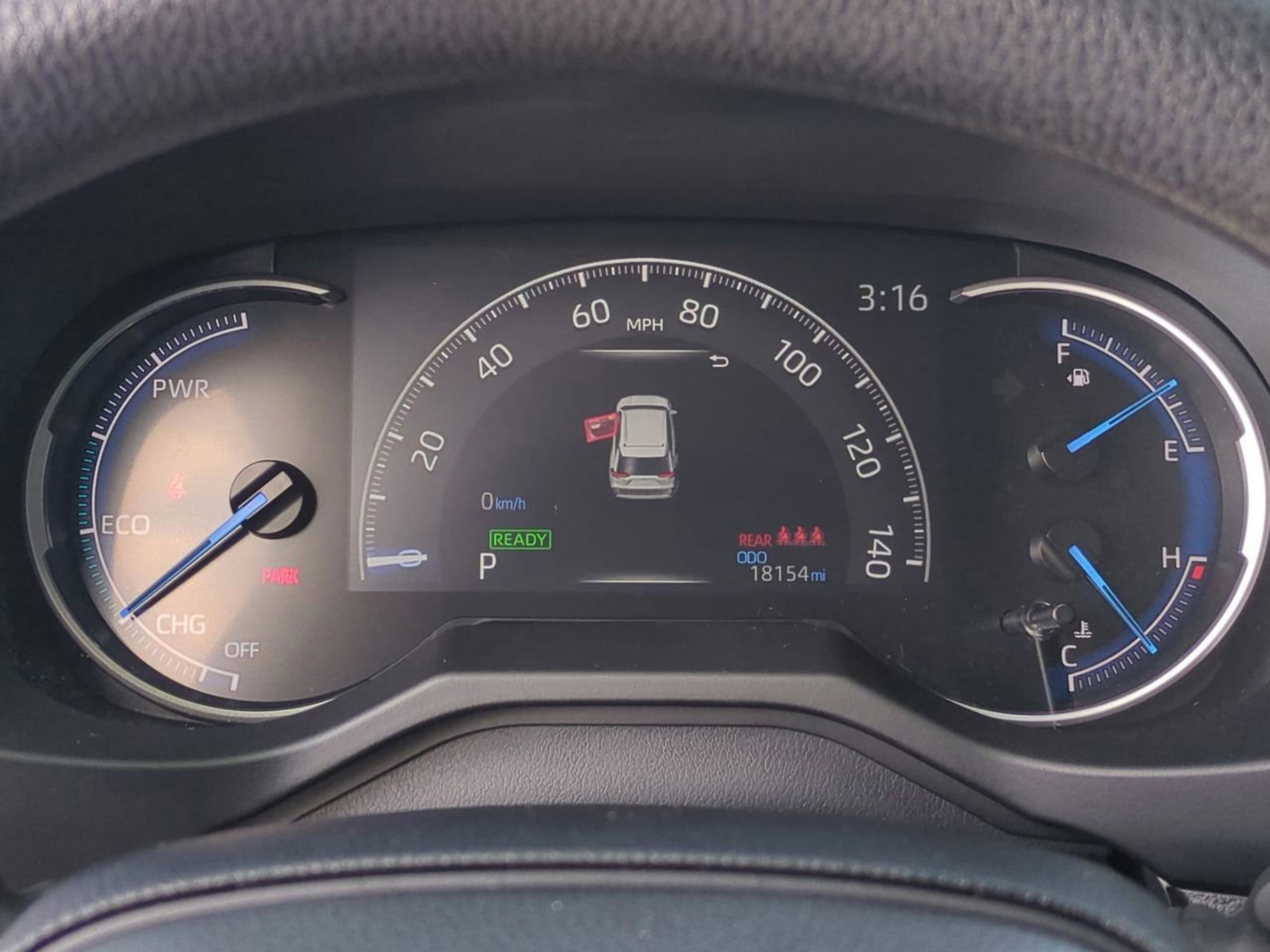 2024 Toyota RAV4 XLE photo 28
