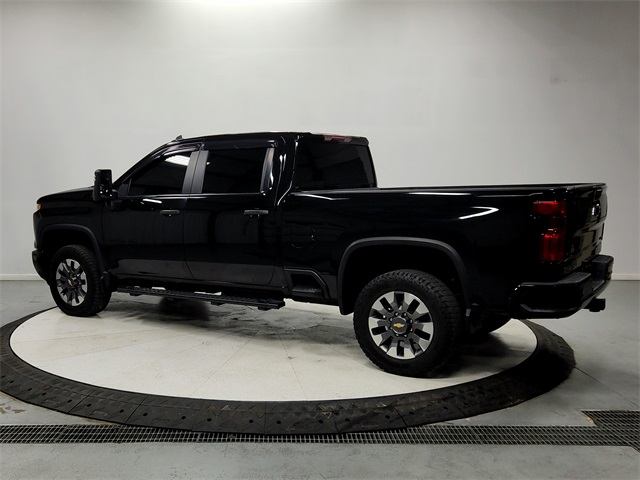 2024 Chevrolet Silverado 2500HD Custom photo 3