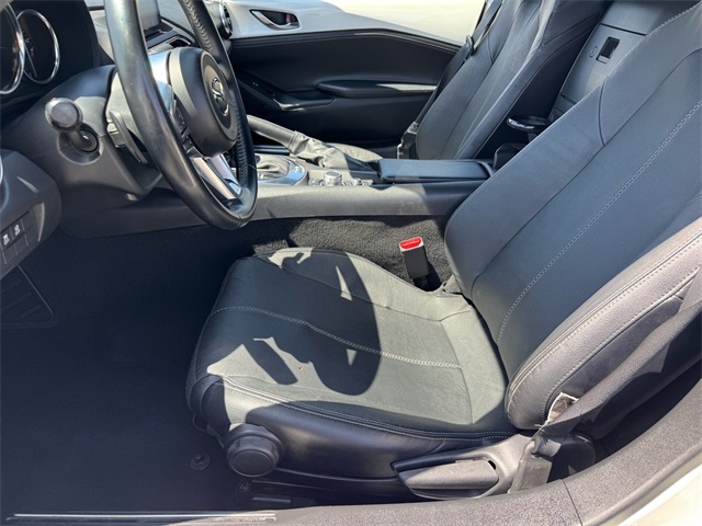 2023 Mazda MX-5 Miata Miata RF Grand Touring photo 7
