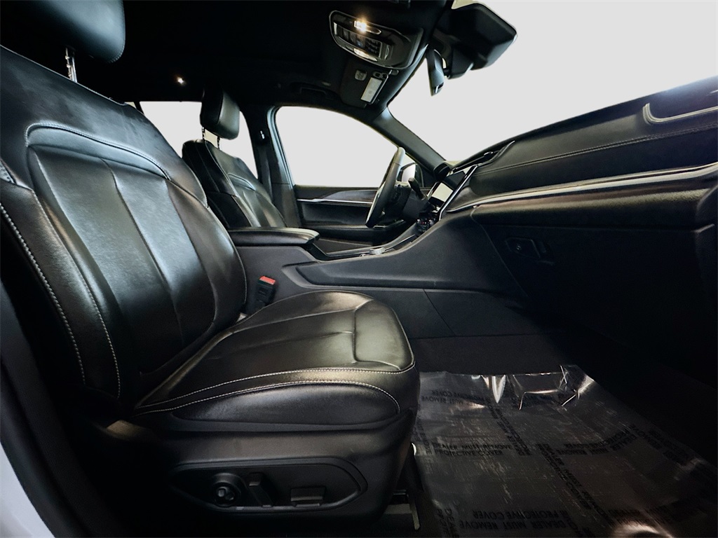 2024 Jeep Cherokee Limited 4xe photo 9