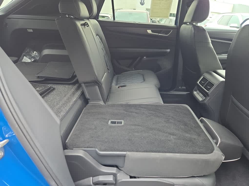 2025 Volkswagen Atlas Cross Sport SEL Premium R-Line photo 45
