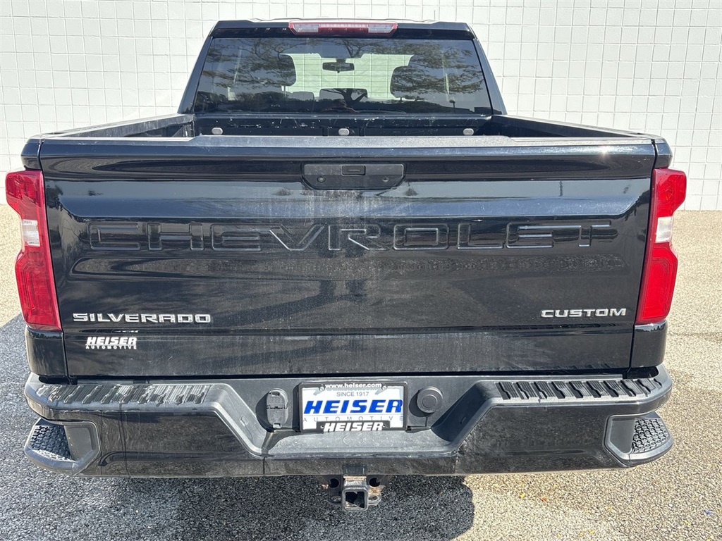 2020 Chevrolet Silverado 1500 Custom photo 12