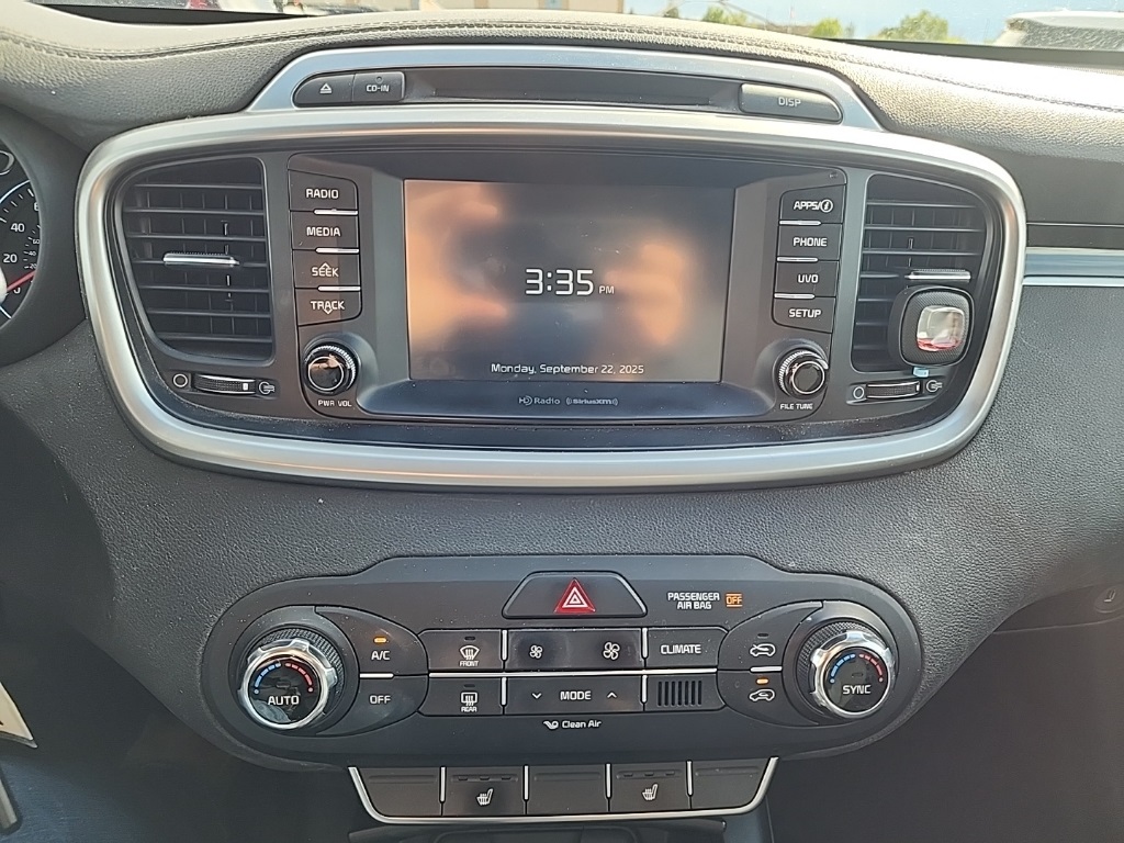 2017 Kia Sorento LX photo 12