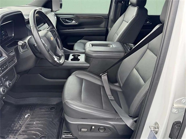 2022 Chevrolet Suburban LT photo 7