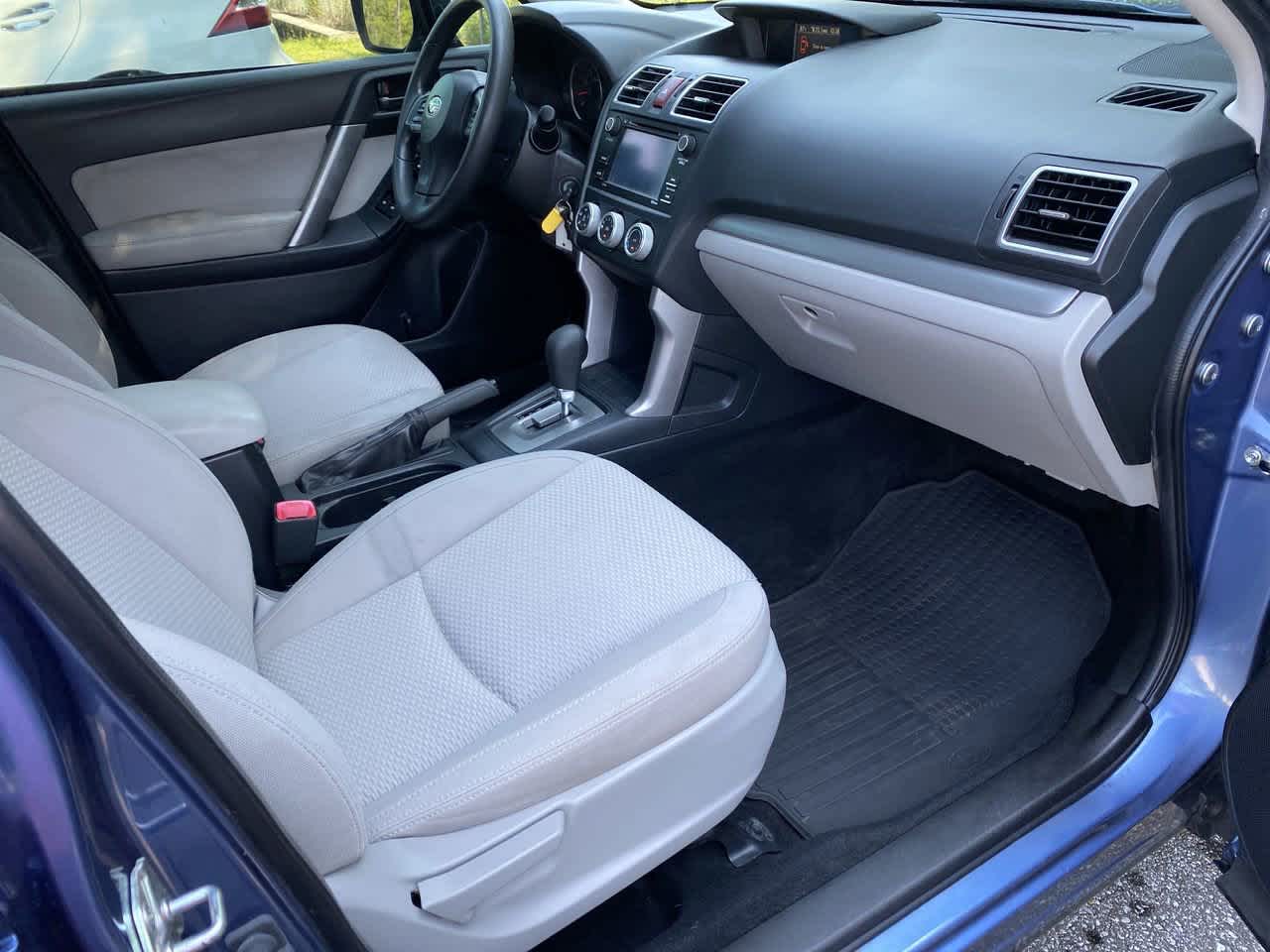 2016 Subaru Forester 2.5i photo 8