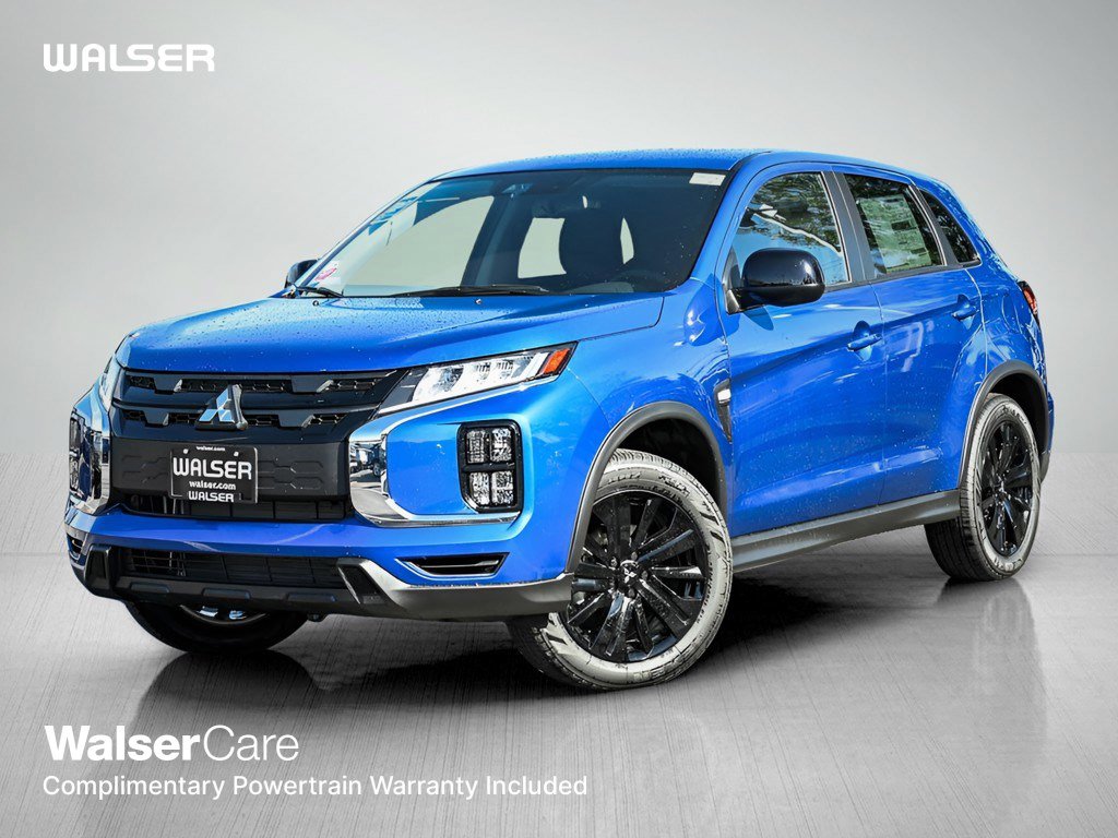 2025 Mitsubishi Outlander Sport LE's photo