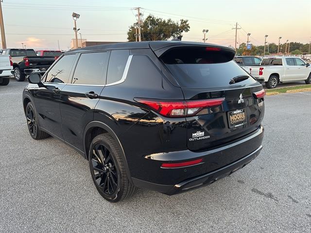 2024 Mitsubishi Outlander SE photo 4