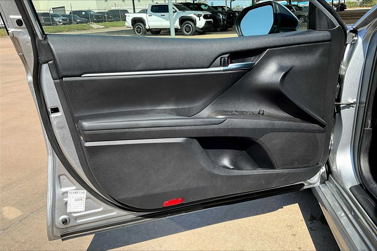 2023 Toyota Camry SE photo 22