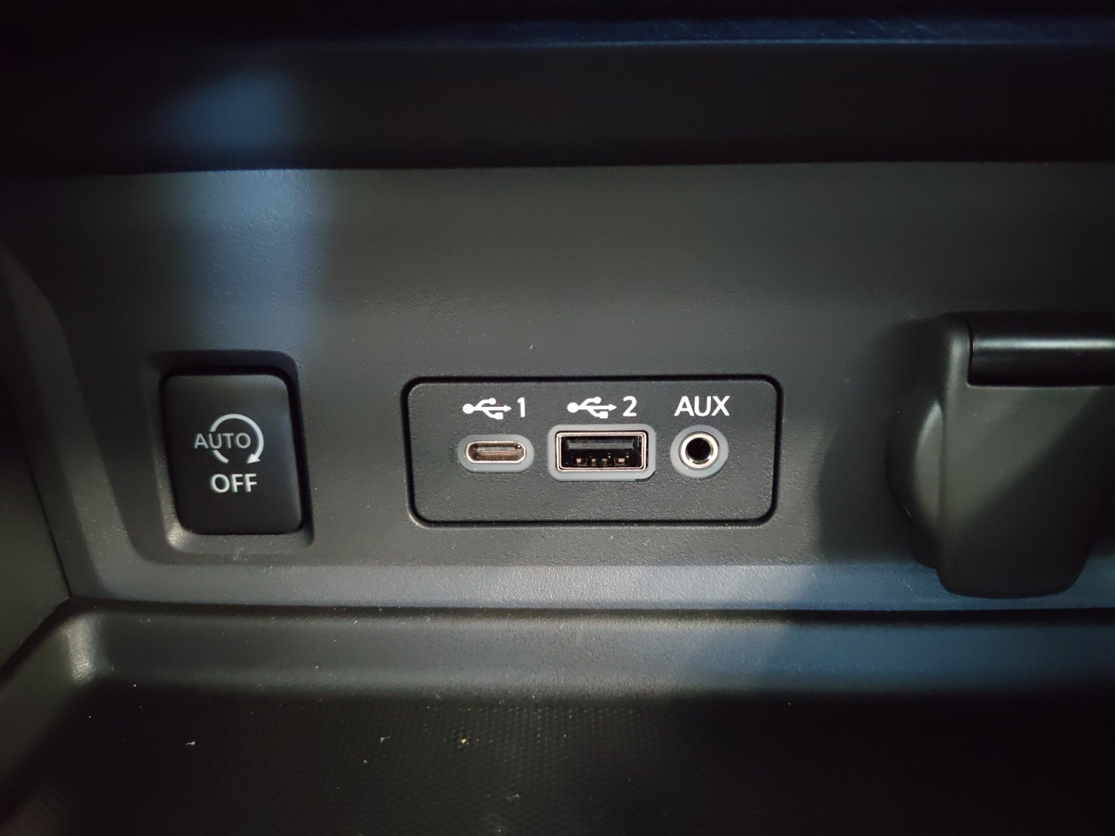 2025 Nissan Sentra SV photo 18