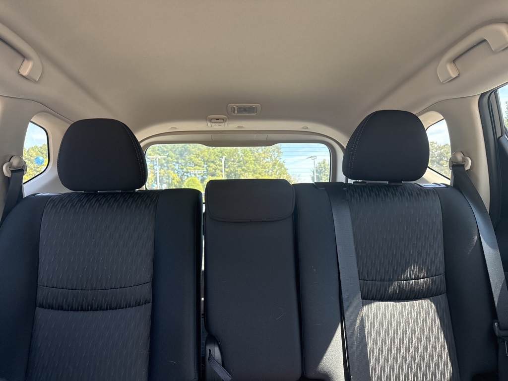 2018 Nissan Rogue S photo 13