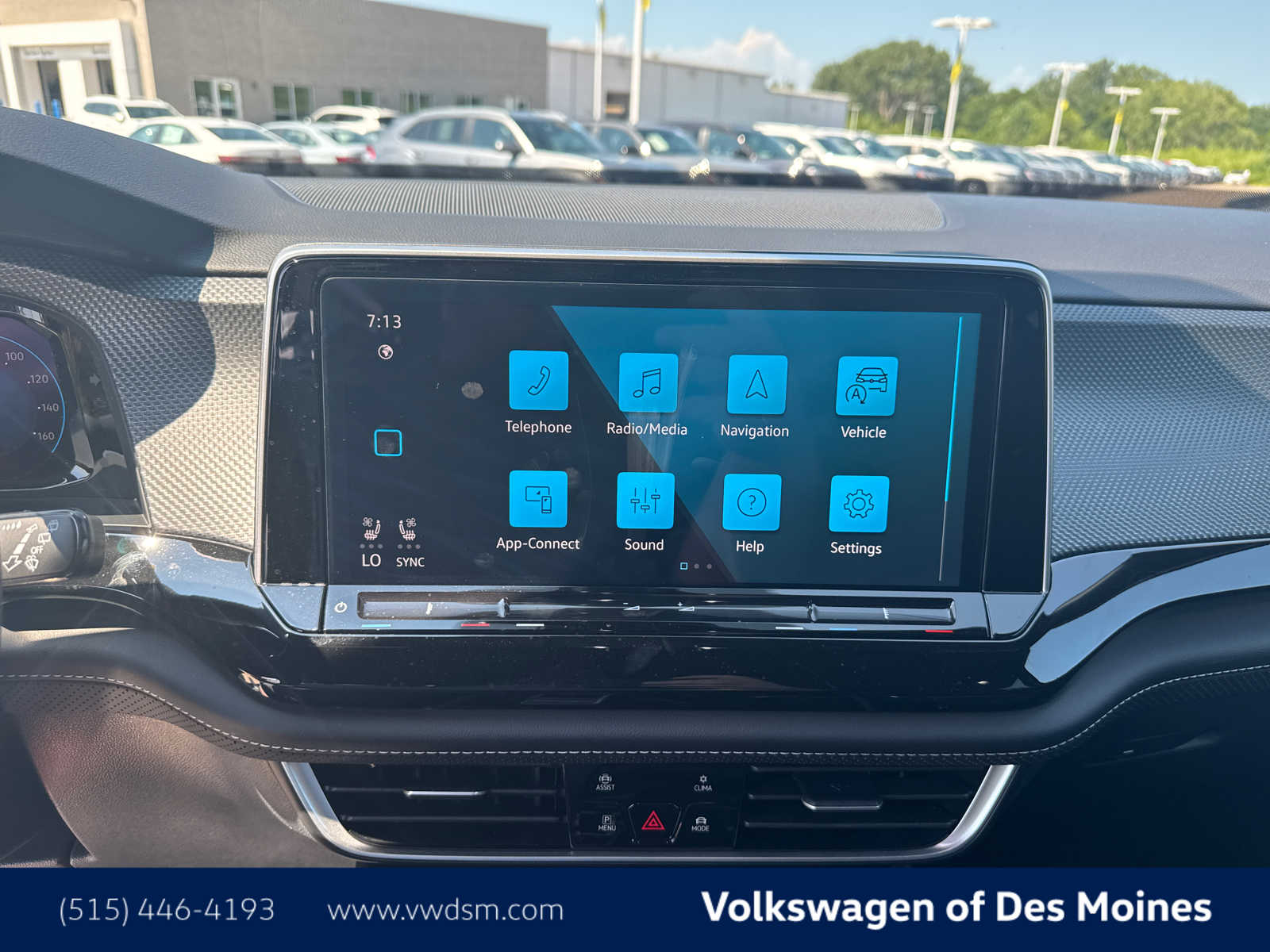 2025 Volkswagen Atlas Cross Sport SEL Premium R-Line photo 14