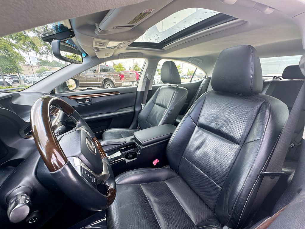 2014 Lexus ES 350 photo 10