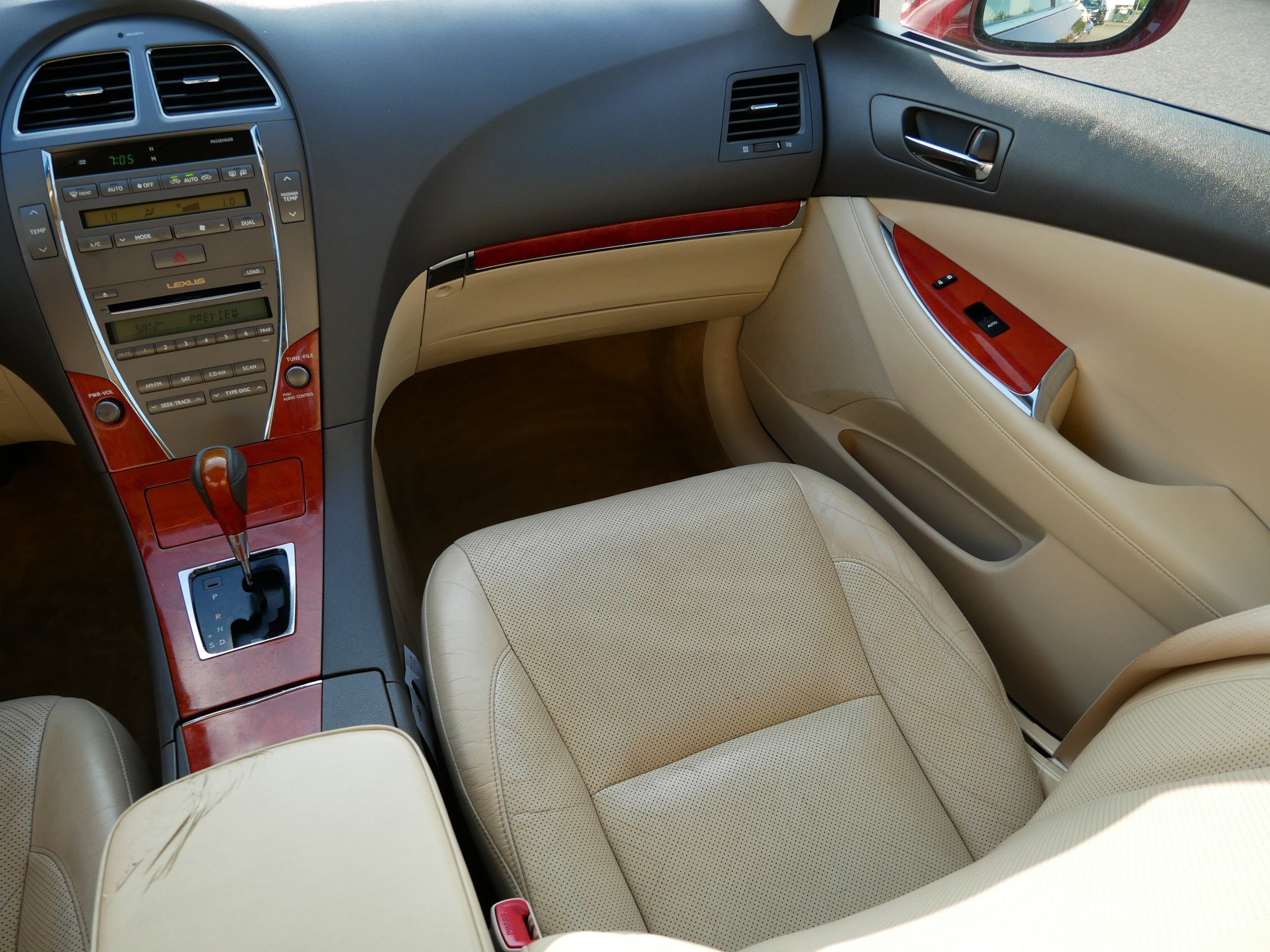 2010 Lexus ES 350 photo 11