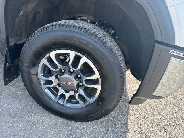 2024 Gmc Sierra 2500 HD SLE photo 3