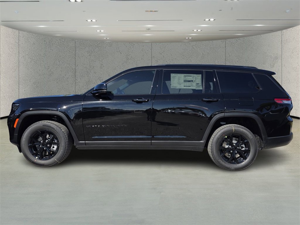 2025 Jeep Grand Cherokee Altitude photo 3