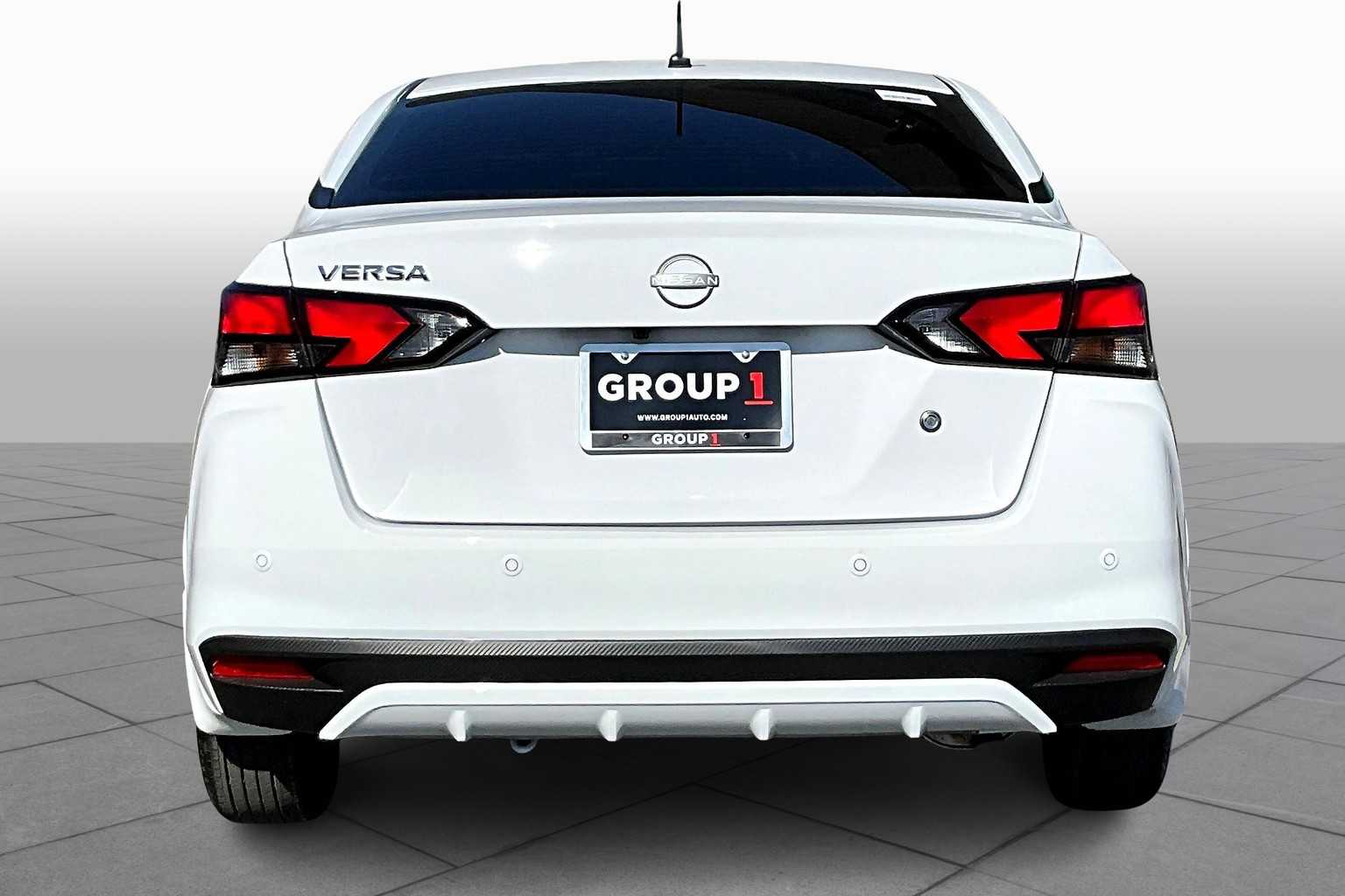 2025 Nissan Versa S photo 4