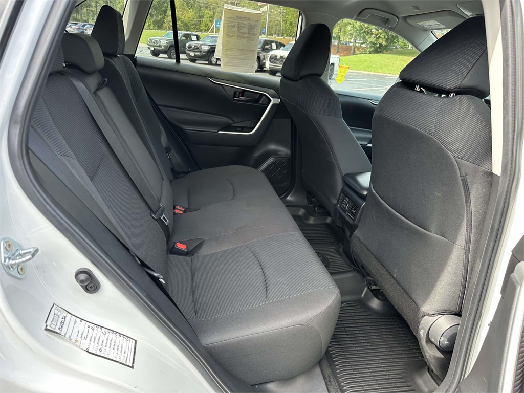 2024 Toyota RAV4 LE photo 2
