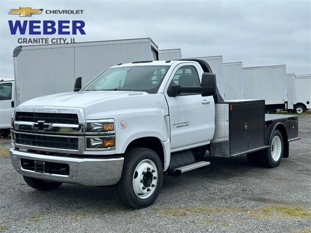 2024 Chevrolet Silverado 4500 Medium Duty Chassis Cab Work Truck's photo