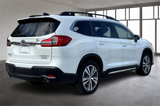 2022 Subaru Ascent Limited photo 3