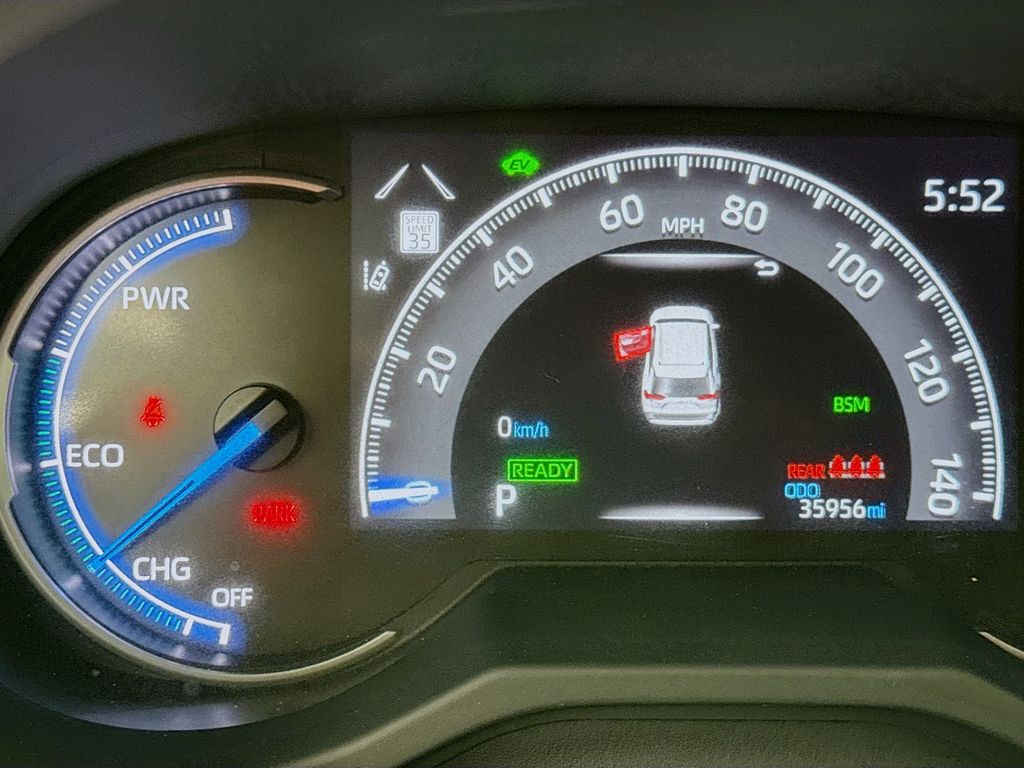 2023 Toyota RAV4 Hybrid XLE photo 12