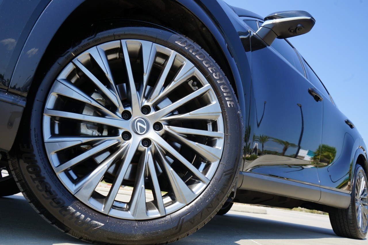 2023 Lexus RX 350h Luxury photo 9