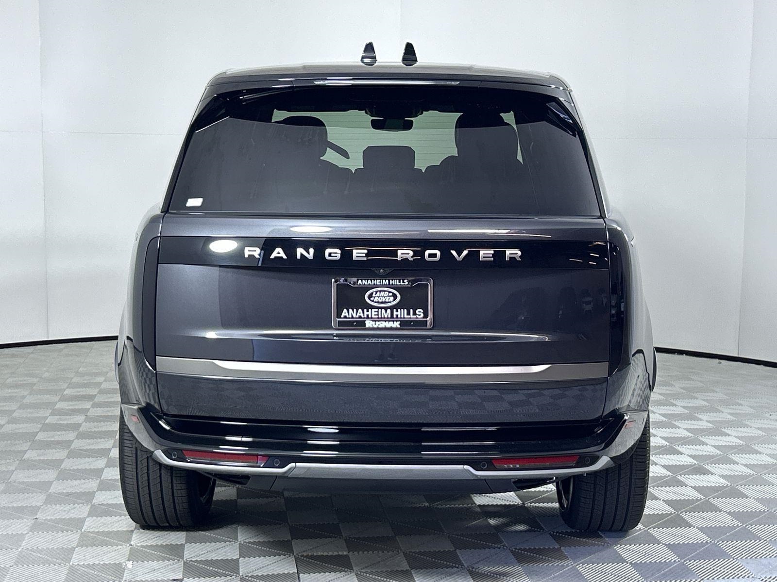 2025 Land Rover Range Rover SE photo 4