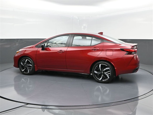 2025 Nissan Versa 1.6 SR photo 4