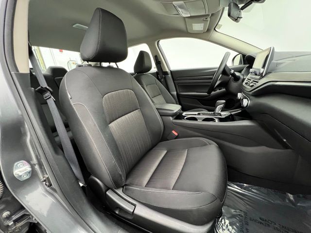 2024 Nissan Altima 2.5 SV photo 28