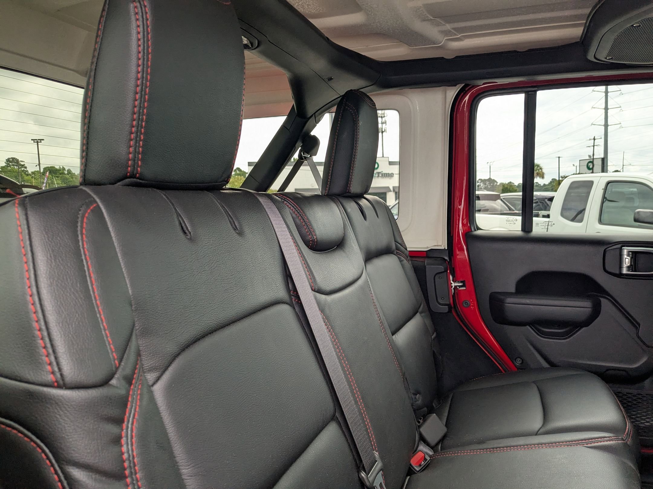 2024 Jeep Wrangler Rubicon photo 28
