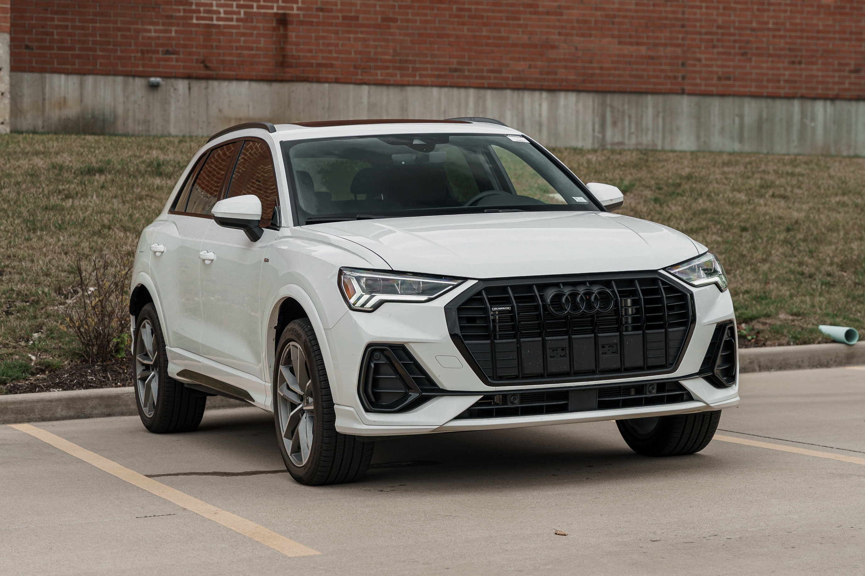 2025 Audi Q3 S line Premium photo 2
