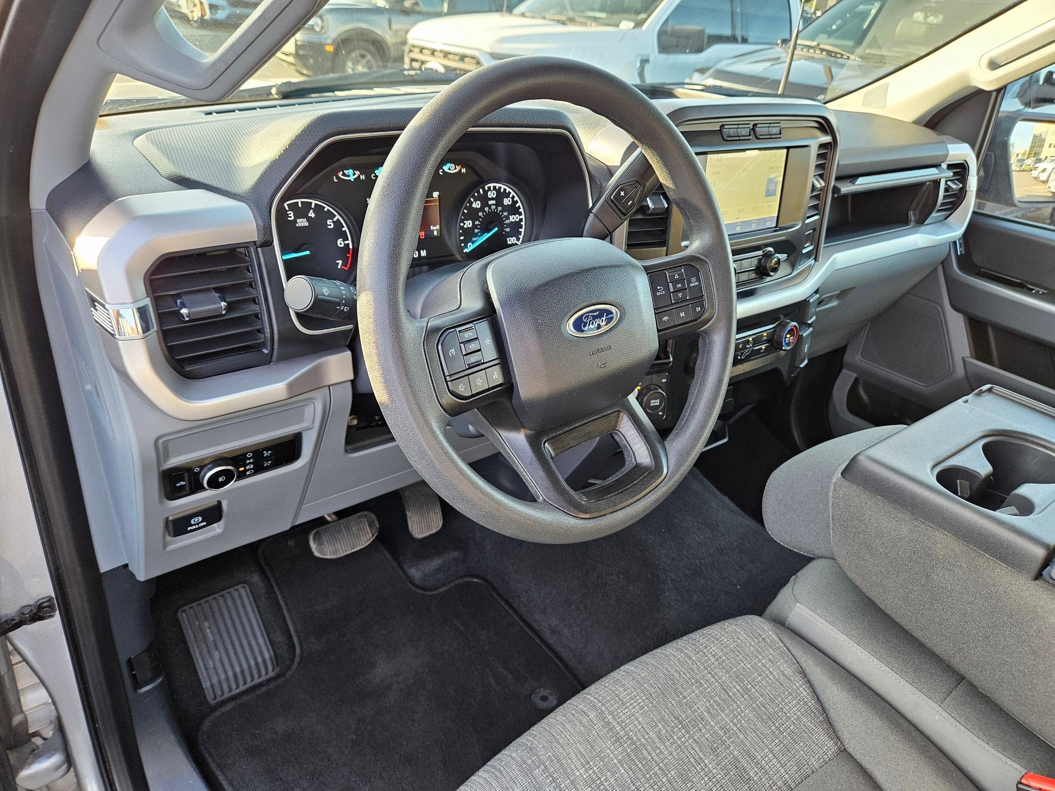 2023 Ford F-150 XLT photo 11