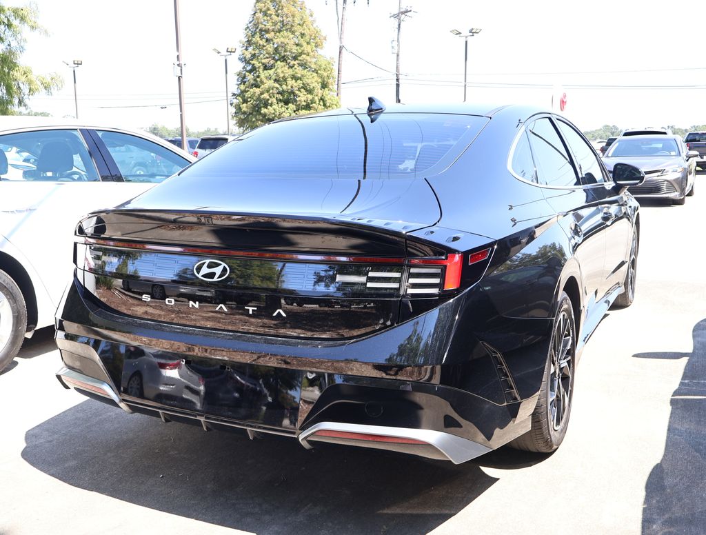 2024 Hyundai Sonata SEL photo 3