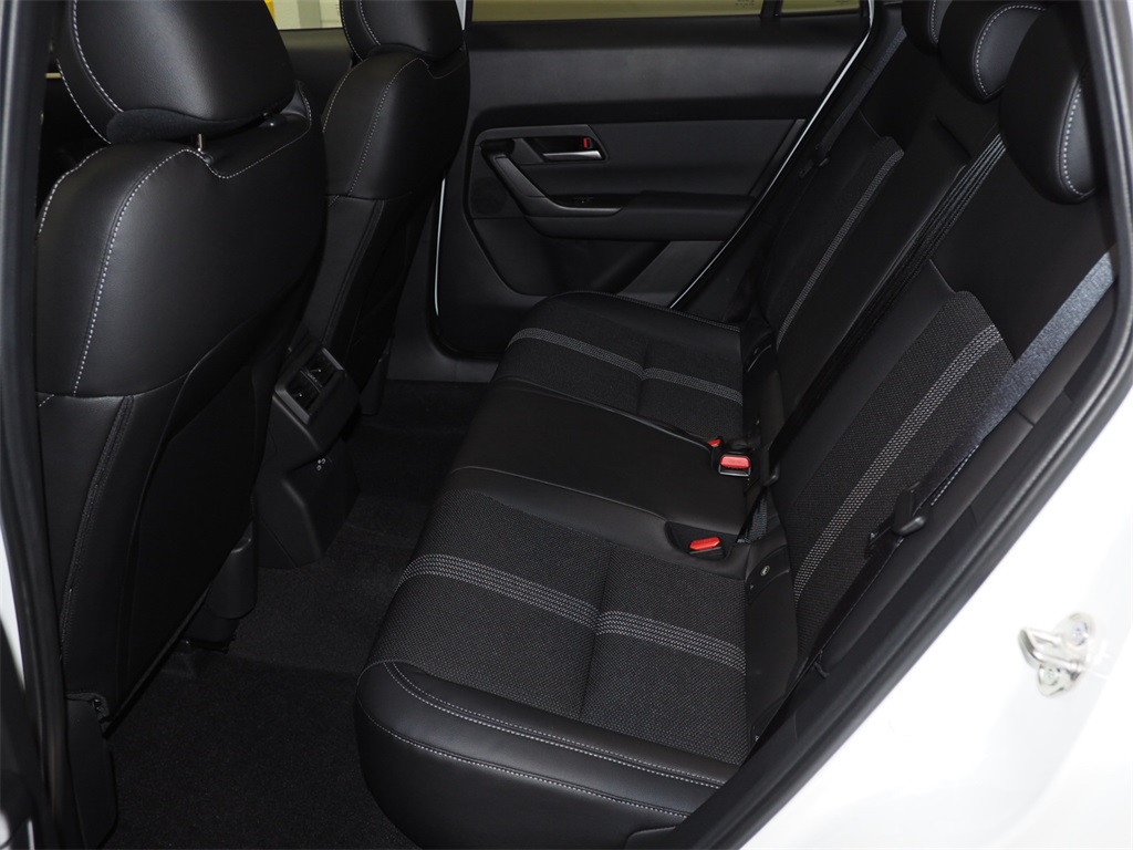 2025 Mazda CX-50 2.5 S Premium photo 4