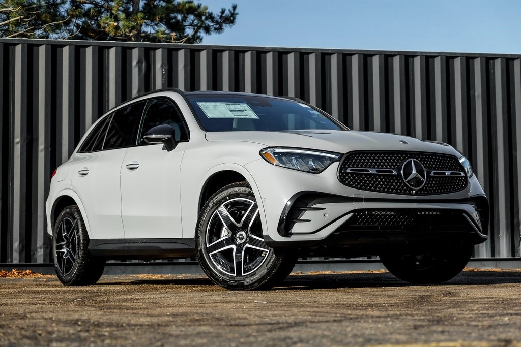 2026 Mercedes-Benz GLC Base's photo