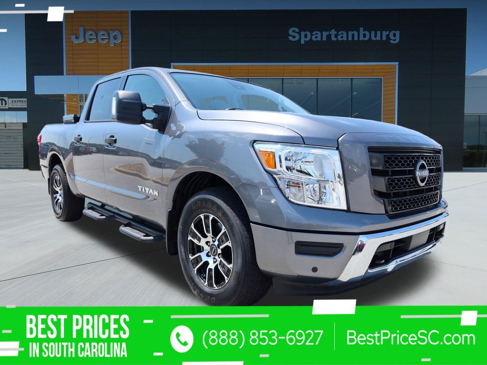 2024 Nissan Titan SV's photo