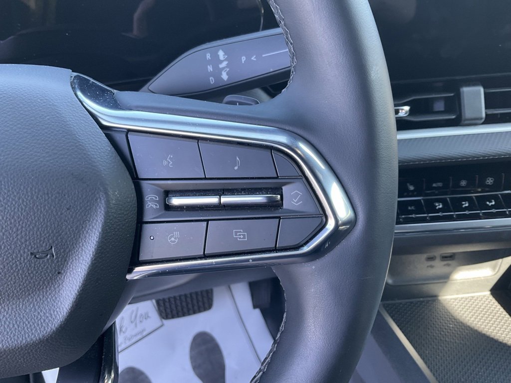 2025 Chevrolet Equinox LT photo 3