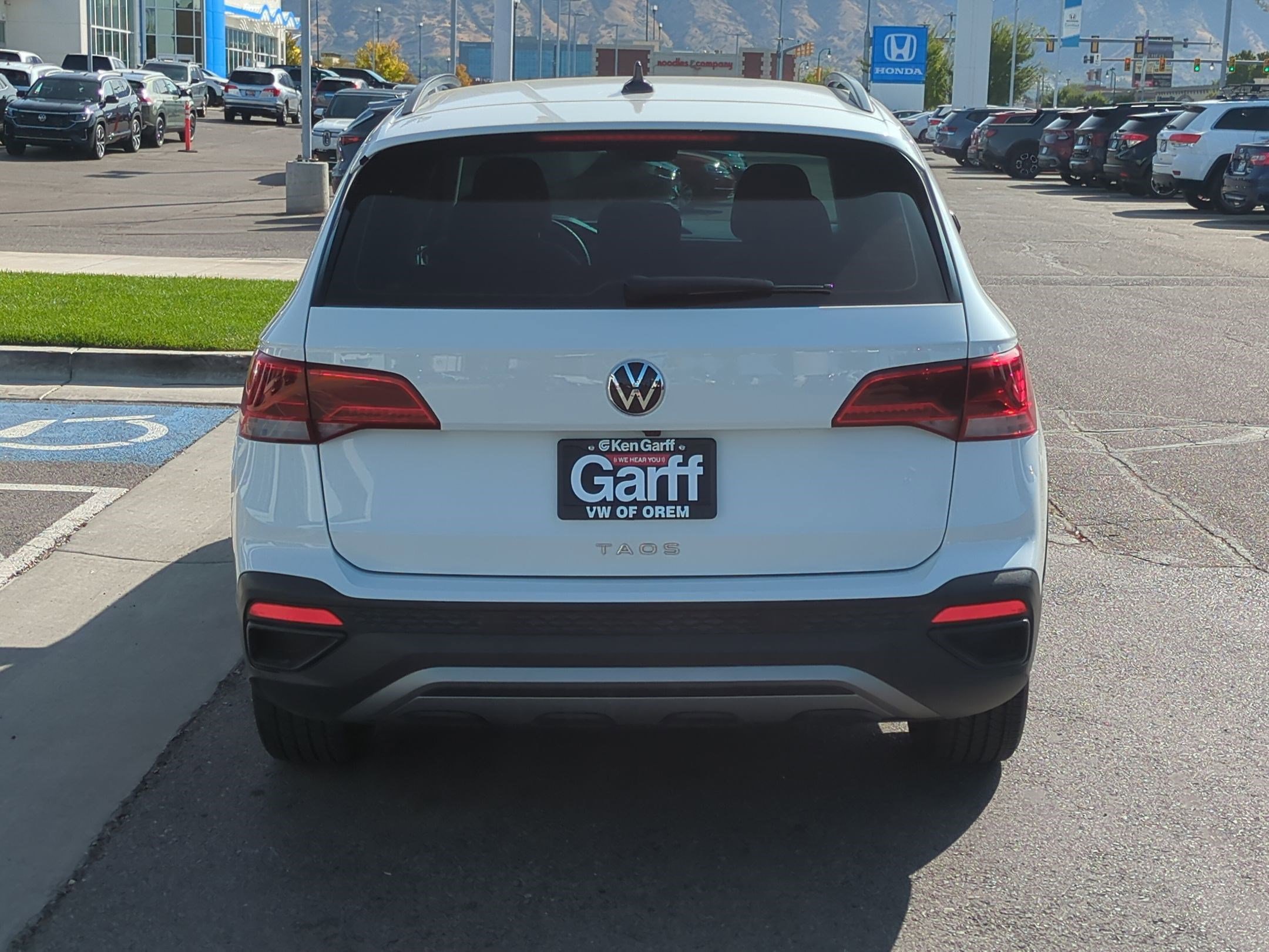 2023 Volkswagen Taos S photo 3