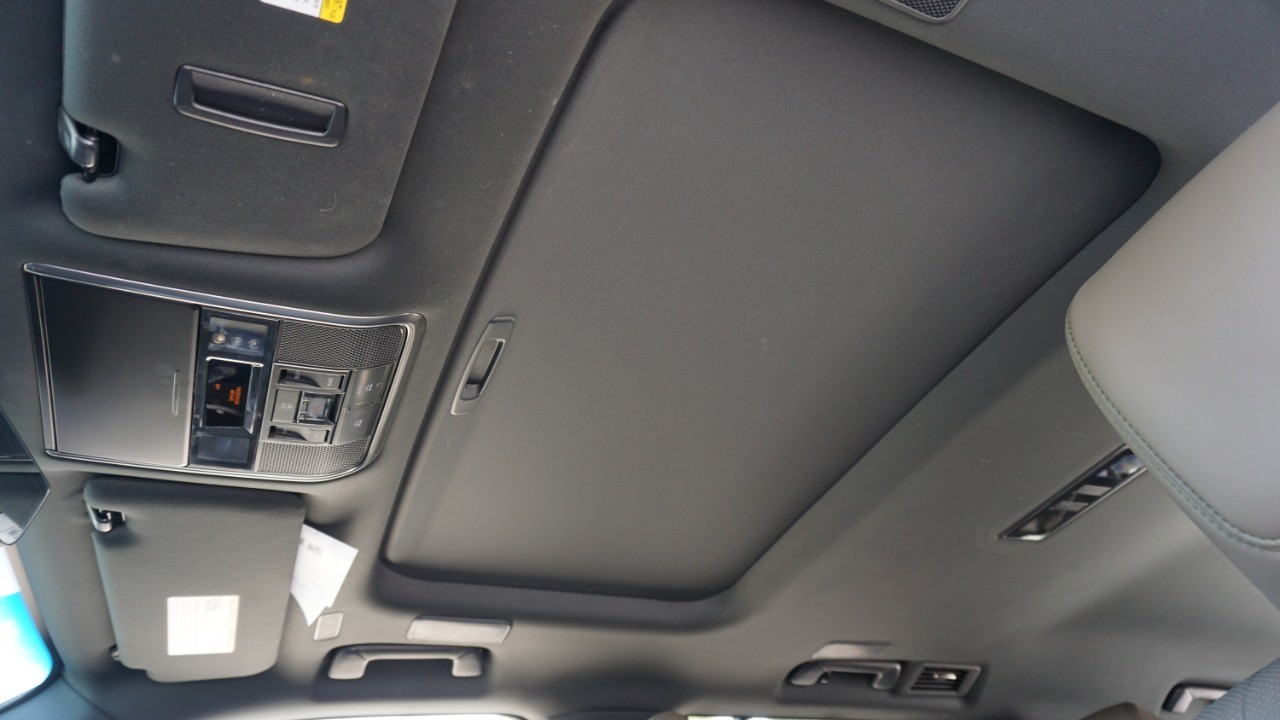2025 Lexus LX photo 25