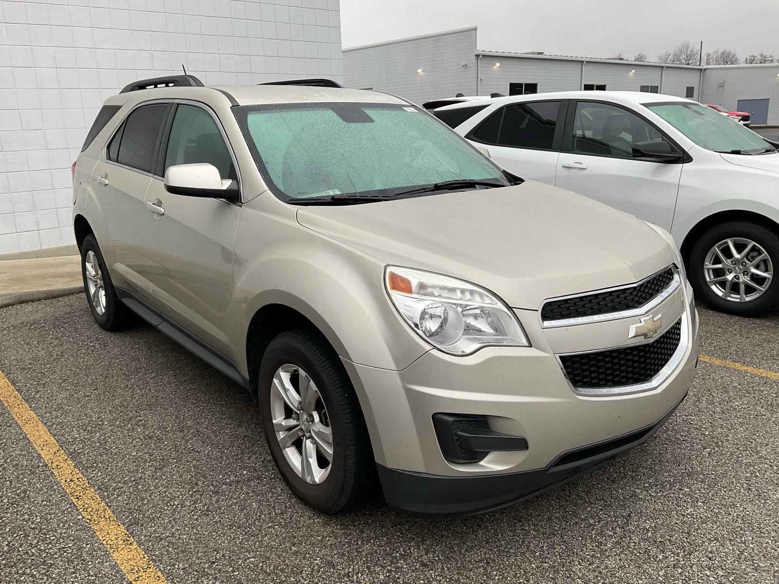 2015 Chevrolet Equinox LT photo 2