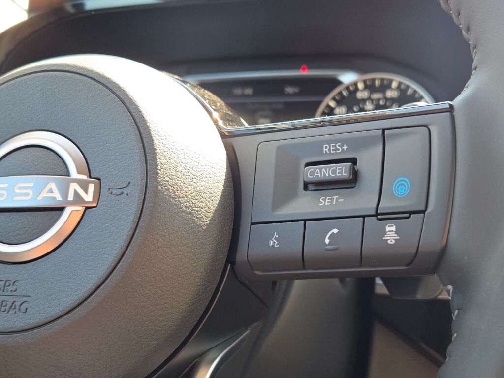 2025 Nissan Pathfinder SL photo 27
