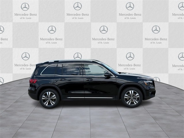 2025 Mercedes Benz GLB 250 4MATIC photo 2