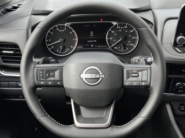 2025 Nissan Rogue SV photo 12
