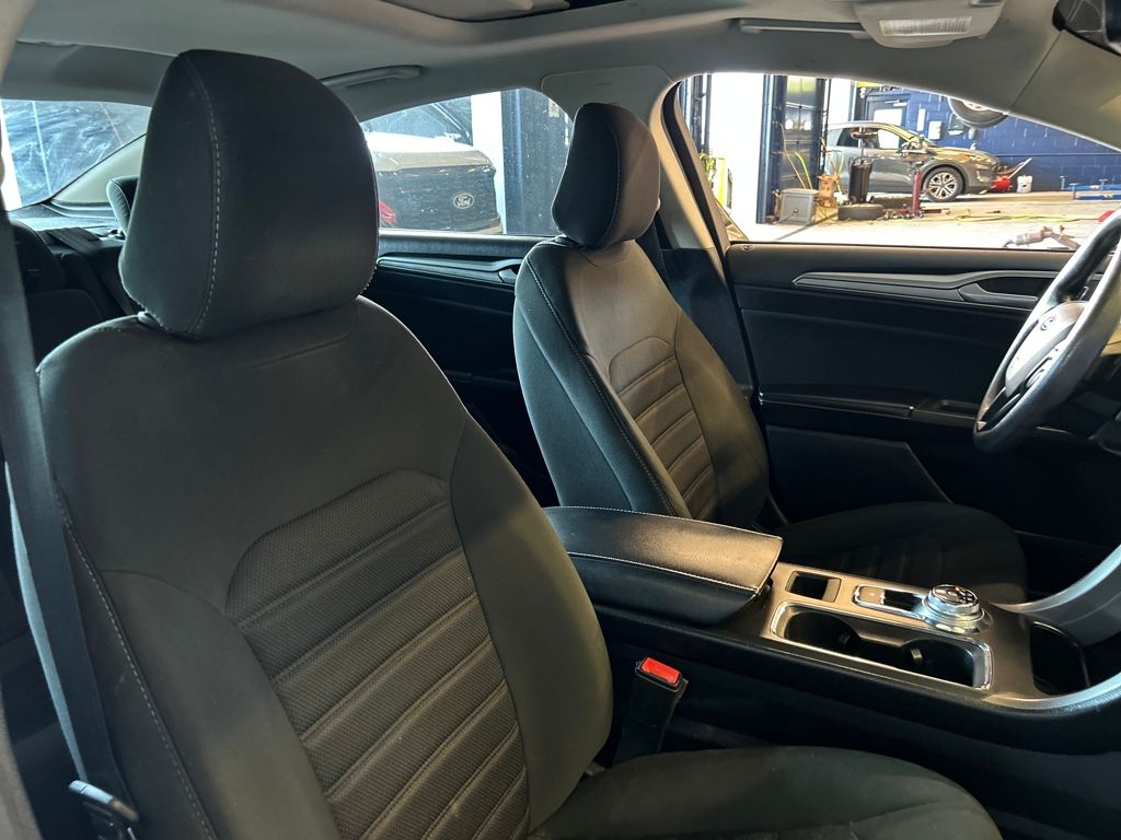 2020 Ford Fusion SE photo 10